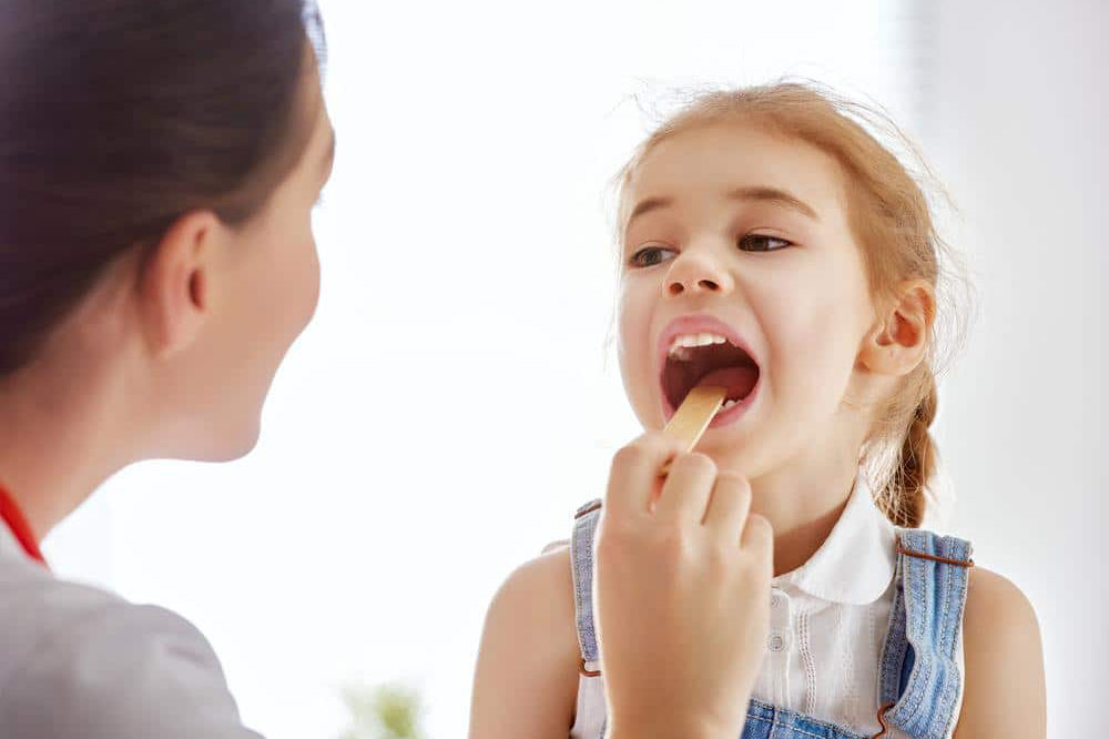 girl-tonsilitis-virginia-ent-service